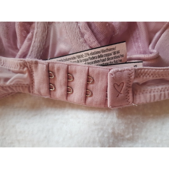 Victoria's Secret Push Up Without Padding Bra - Picture 2 of 11